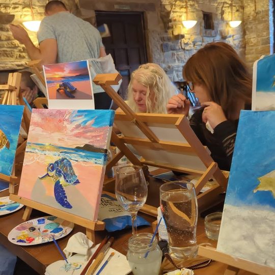 Painting in the Pub – Paint Exotic Animals